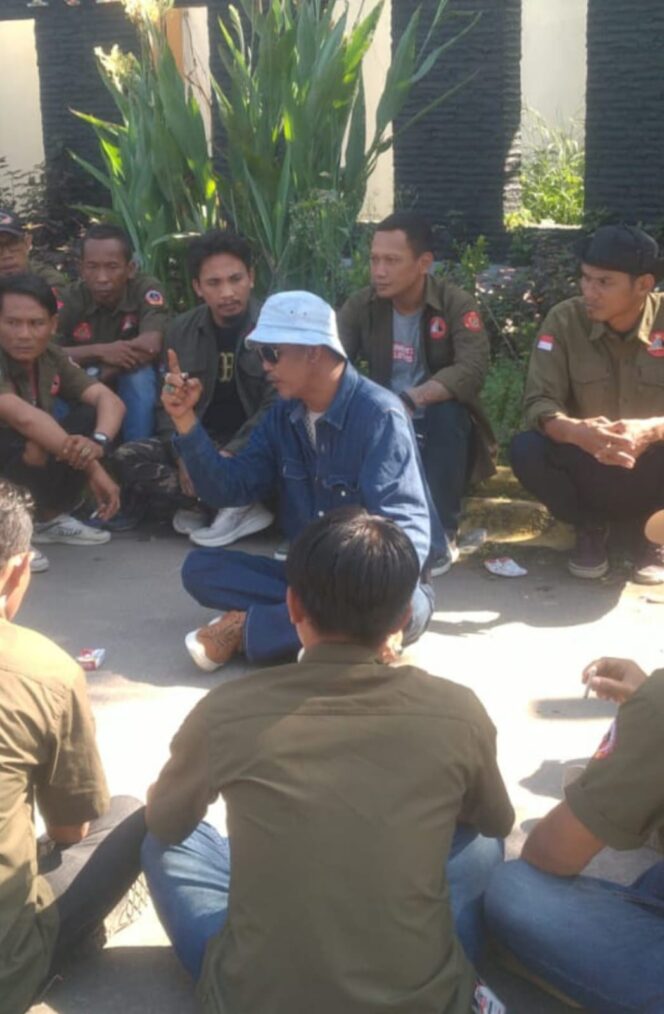 
					Ketua Umum LSM Triga Nusantara Indonesia, “Jangan Buang Sampah di Kali, Selamatkan Masa Depan Bekasi”