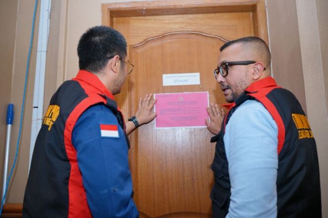 
					Kejaksaan Negeri Jakarta Pusat (Kejari Jakpus) membongkar kasus dugaan korupsi di Kementerian Komunikasi dan Informatika (Kominfo) yang menyebabkan bocornya data diri penduduk Indonesia. Metrotvnews.com/Christian